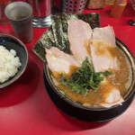 豚骨醤油ラーメン 王道家 柏店 - 