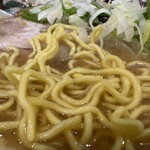 らーめん紫雲亭 - 低加水麺
