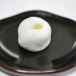 御菓子司 聚洸 - 「椿」羽二重製、漉し餡
