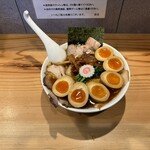 オランダ軒 - "しょうゆチャーシューメン"1,400円に"味玉"120円を3個をトッピング♪