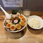 オランダ軒 - "しょうゆチャーシューメン"1,400円に"味玉"120円を3個をトッピング&"ライス"150円♪