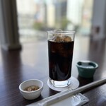 Cafe d' Erte - ◆水出しアイスコーヒーを・・水出しコーヒーは薄めの印象があるのですが、こちらの品はコクがあり美味しい。 メニューを見ると単品だと800円ですから、このセットはお得。^^