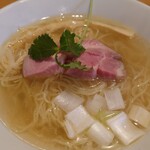 中華飯店 キンサン - あごだし塩めん　950円