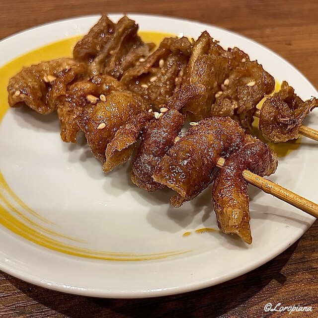 『席料330yen 夜間料金10％…伝串『新世界』』by ©Loro : 新時代 盛岡開運橋通り店 - 盛岡/居酒屋 [食べログ]