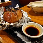 Omoya Shokudou Ittam Momme - 玉葱丸ごと炭火焼き