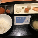 SATSUKI - 手まり寿司は、ご飯が赤酢仕上げで優しいお味