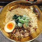 夕焼けラーメン - 夕焼けまぜ麺（半味玉付）。