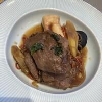 近江牛もりしま 寛閑観ここ滋賀店 - すき焼き　赤身の近江牛がたっぷり入っています