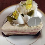 PATISSERIE ASAKO IWAYANAGI - ピスターシュティラミス750円