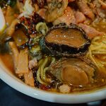 一条流がんこ総本家分家四谷荒木町 - アワビがゴロっとトッピング！