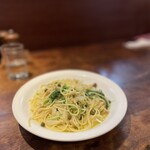 TRATTORIA Pappa - タラと白菜のガーリックオイルベース