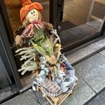 ドース イスピーガ - 店頭のお人形さん。