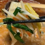 東京おぎくぼラーメン ゑびすや - 野菜リフト