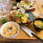 玄三庵 - ご飯はおかわり自由です。この日は、半分にして頂きました。