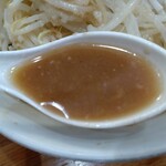 Dekamori Sentai Butarenja - 豚の旨味がギュ〜っと出てるスープです(^o^)