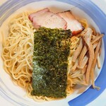 麺屋 悠 - 麺は悠の特徴となる大栄食品の細麺ストレート