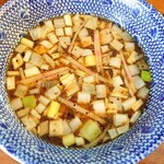 麺屋 悠 - つけ汁丼には、葱がたっぷりだ！