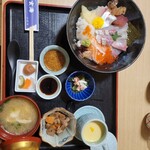 八幡丸玄海 - 海鮮丼