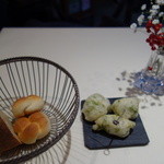 VIA Brianza - パン　左のが美味