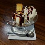 Dessert ice cream (vanilla)