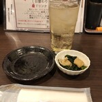 大衆酒場085 - お通し@300　と　ハイボール