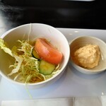 じぇいあん - ◯サラダ
顆粒の鰹出汁が効いてる様な味わいの
酸味控えめで甘味ある自家製ドレッシング

◯クラッシュエッグ
マヨネーズの味わいがシッカリとしていて
単品で食べても美味しい味わい