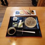 Sobashou Matsui - ●ざる蕎麦（本わさび）並盛　1,200円
                        
                        ●蕎麦屋ならではの天ぷら　1,150円
                        （海老の蕎麦巻き、蕎麦の海苔巻き、野菜7種）
                        
                        を注文してみた