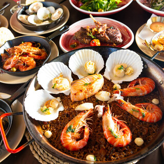 Enjoy paella with outstanding seafood flavor and high-quality Iberico pork ham