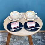 TAOCA COFFEE - 料理写真:ホワイトモカ、ホワイトチョコ&ラズベリーチーズケーキ