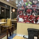 大勝軒 - テーブル席です