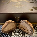 GODIVA Bakery ゴディパン - 柔らかくてプレーンなトリュフが一番！