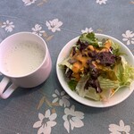 Piazu - 暖かいスープとサラダ