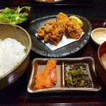 Hakata Motsunabe Baniku Kyuushuujiman - 唐揚げ定食