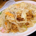 リンガーハット - 野菜たっぷり皿うどん　890円／結構ボリュームありの一品