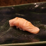 にぎり鮨 一五〇 - 炙りサーモン