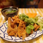タイ料理 サイアムオーキッド - 豚の唐揚げ