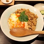 おみ乃 椿 - 親子丼とそぼろ丼のハーフ&ハーフ