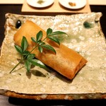 おみ乃 椿 - 春巻（高原比内地鶏 砂肝 + 椎茸 + 菊花）