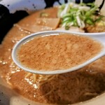 ラーメンちゃん - 背油麺のスープ