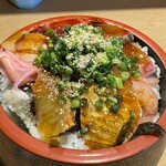 鮨処 一真 - 海鮮丼 赤だし付