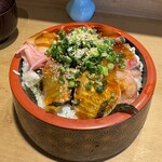 鮨処 一真 - 海鮮丼 赤だし付