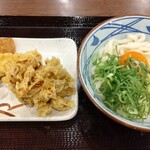 丸亀製麺 - 雪国まいたけ天、釜玉うどん