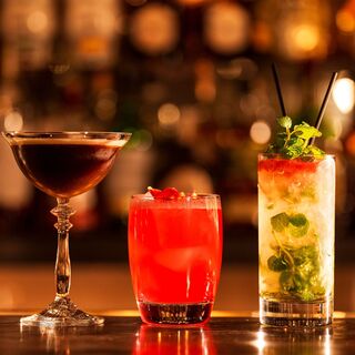 We will respond to your requests from popular cocktails to standard items.