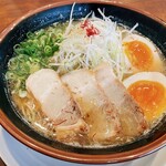 新月 - 魚介&豚骨ハーフスープ¥730+煮卵¥140
