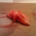 すし匠 - ユリアゲ産　赤貝の握り