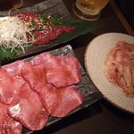 炭火焼肉　池袋　焼肉市場 - 上タン塩