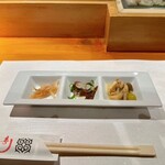 Chokotto Sushi Bettei - 先付（ごぼうの梅和え、ぶり、ホッキ貝＆きのこ、銀杏の酢味噌和え）