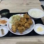 中華料理 劉家 - デカ盛り唐揚げ定食　¥1000