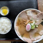 やおとく食堂 - チャーシュー麺　900円　小盛りご飯　150円