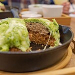 JOYS TABLE -   京都府産小松菜と宇治抹茶入り緑のオムライスハンバーグ
                          
